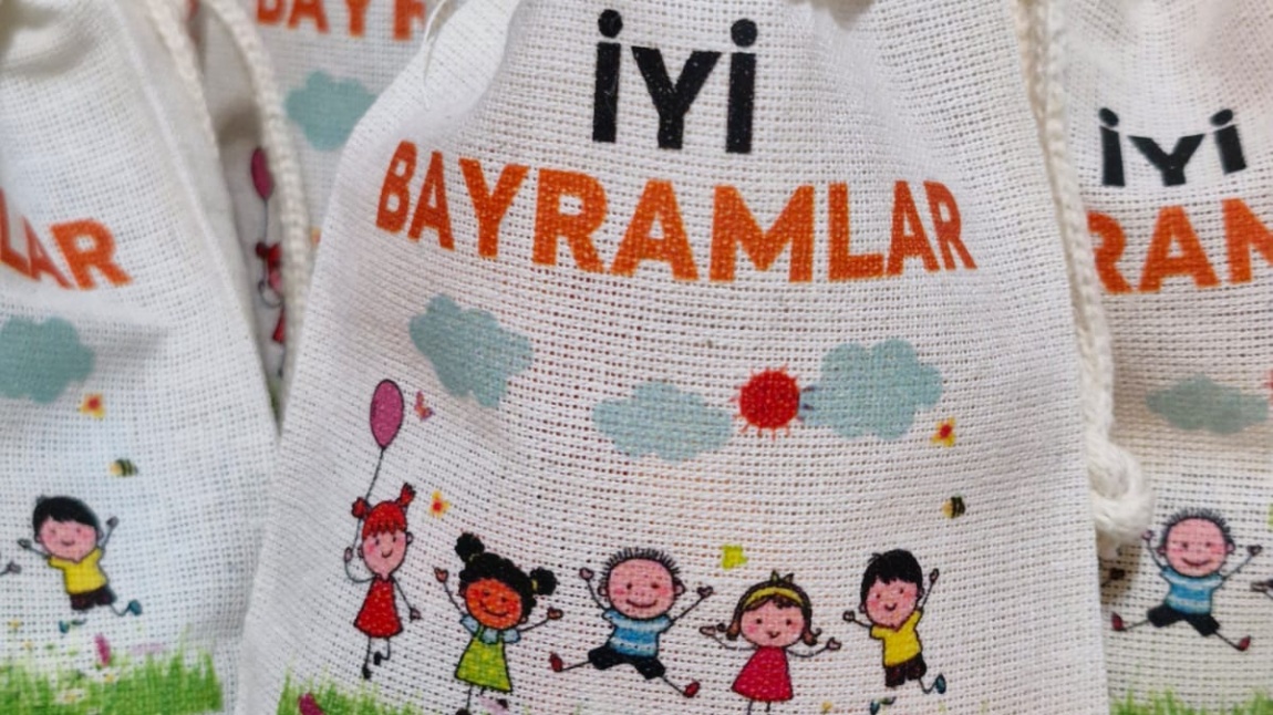 TÜRKİYE YÜZYILI MAARİF MODELİ KAPSAMINDA MANEVİ DEĞERLERİMİZİ YAŞATMAYA YÖNELİK ÖĞRENCİLERİMİZ İLE BAYRAMLAŞTIK